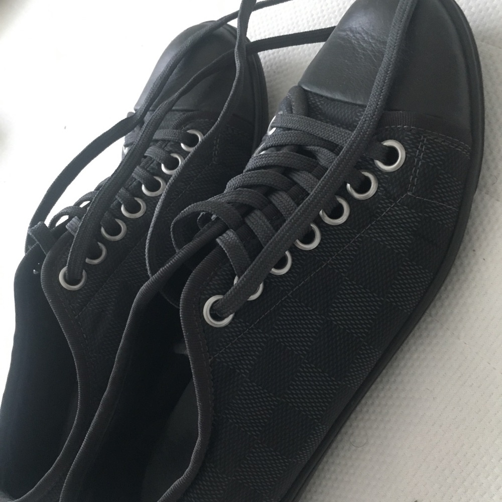 Louis Vuitton sneakers size39 eur